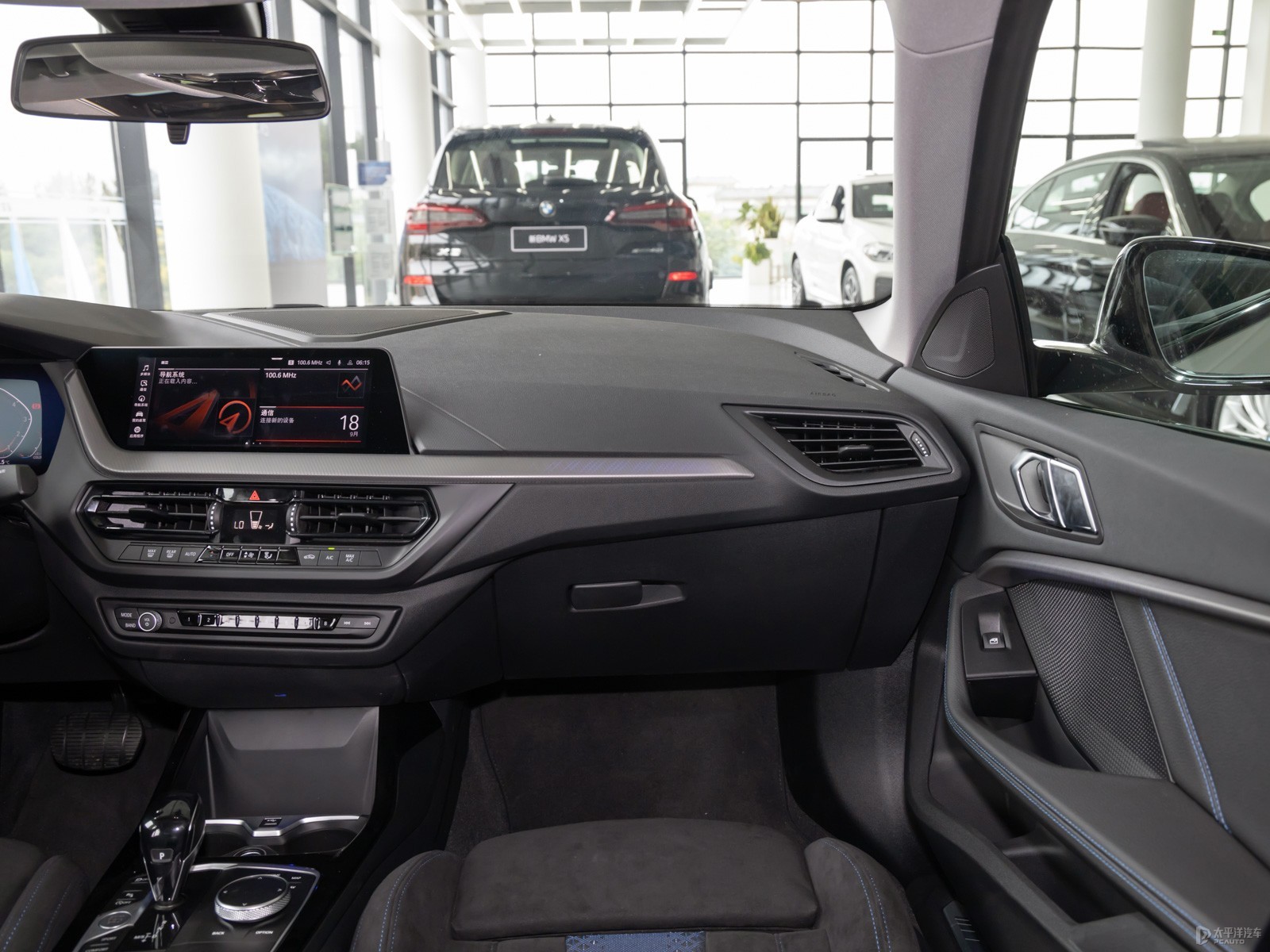 運(yùn)動(dòng)與精致并存——深度解析寶馬2系2021款225i四門(mén)轎跑車(chē)M運(yùn)動(dòng)曜夜套裝內(nèi)飾